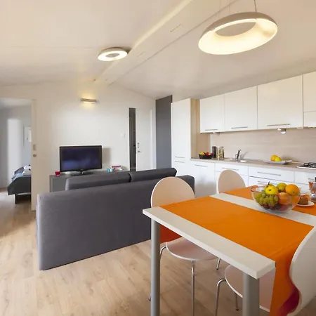 Bella Vista Homes Holiday park 4*