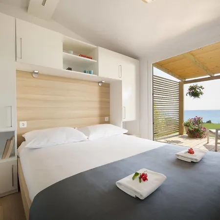 Bella Vista Homes 4*